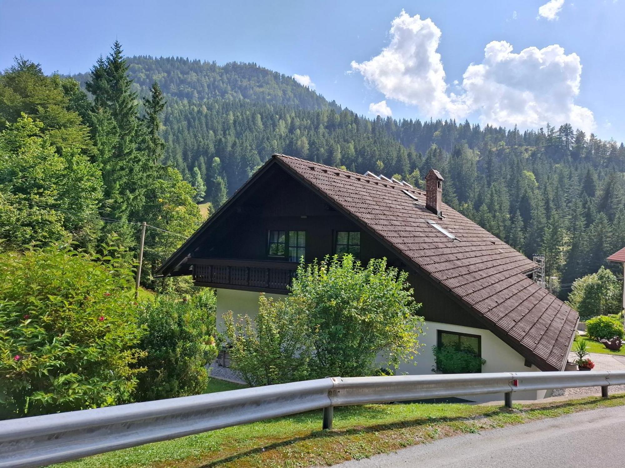 Apartma Cvrsta Trojka เยเซนิตเซ ภายนอก รูปภาพ